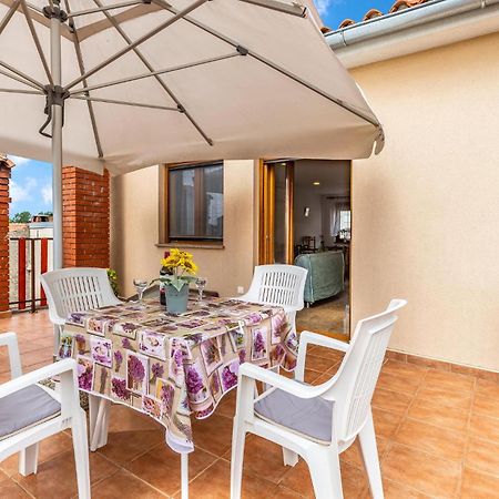Awesome Apartment In Pula With Wifi Bagian luar foto